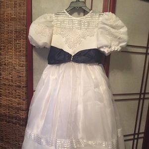 PRINCESS Party Dress with Embroidery and Tulle.